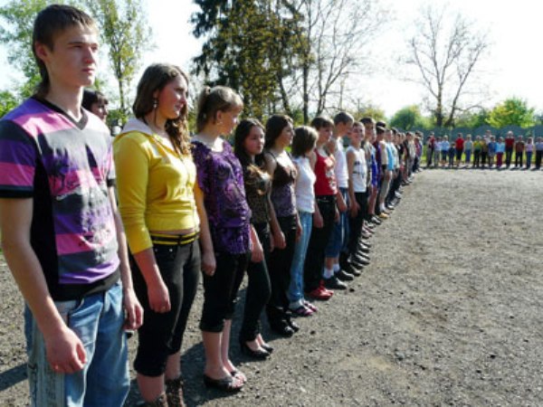 На Тячівщині діти відпочивають у графському маєтку