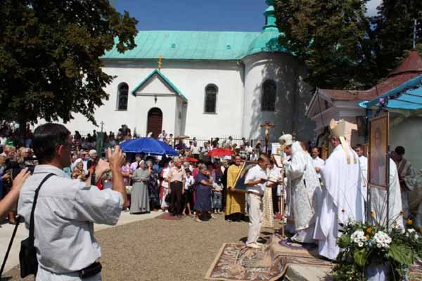 Святкове богослужіння двох владик -- з Ужгорода і Жиліни