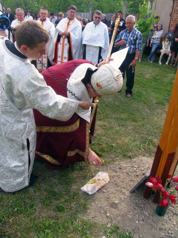 Освячення наріжного каменю церкви Жінок-мироносиць с. Тисакерестур (Перехрестя) Виноградівського району