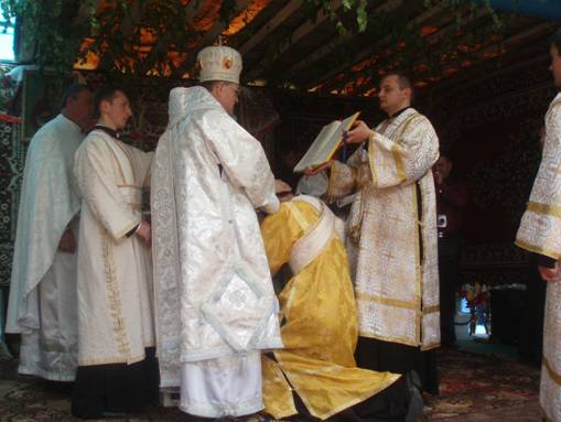 Під час Архієрейської Служби Божої  Владика Мілан також  висвятив піддияконів Івана Райчинця та Миколу Мацура на дияконів та уділив піддияконські свячення Олекандру Славцю та Віктору Бордюху