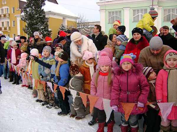 На Святого Миколая в Чопі теж запалала вогнями новорічна ялинка
