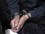 Закарпатье: В Берегово грабитель средь бела дня снял из жертвы кроссовки и штаны