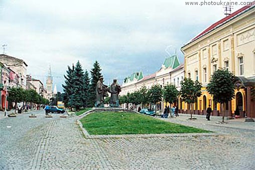 АНОНС: 23 октября Мукачевский гуманитарно-педагогический колледж празднует 95 лет