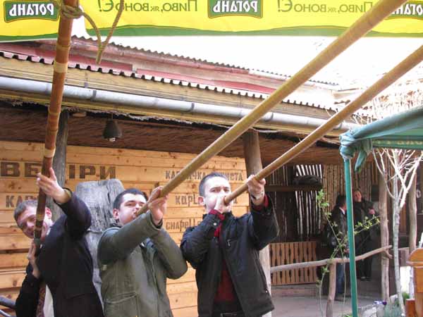 В Ужгороде в "Деце у нотаря" родилась Закарпатская пасхальная забава (ФОТОРЕПОРТАЖ)