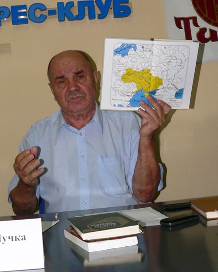 Павло Чучка на презентації  словника «Слов’янські особові імена українців