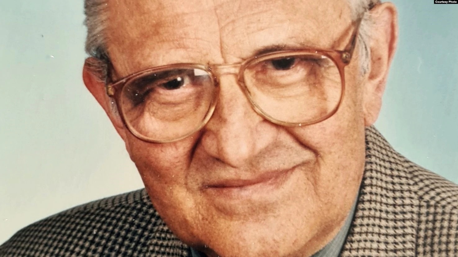 Юрій Бача (1932–2021) – український громадсько-культурний діяч на Пряшівщині. Письменник, публіцист і літературний критик, педагог, науковець-україніст, професор з української літератури. Лауреат Міжнародної літературної премії імені Богдана Лепкого