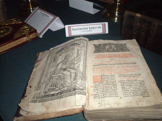 Görög katolikus liturgikus eszközök kiállitása A Kárpátaljai Magyar Főiskolán