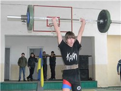 На Іршавщині пройшли змагання з важкої атлетики на кубок пам’яті Івана Фірцака-Кротона (ФОТО)