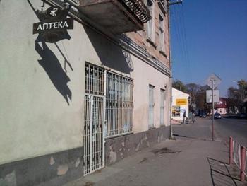 Мер Ужгорода не знає, що з аптекою «Матері та дитини» 