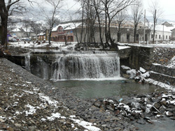Верхнє Водяне захистили дамбою від повеней (ФОТО)