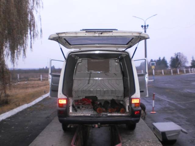 Угорець приховав сигарети в паливному баку та запасному колесі (ФОТО)