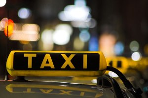 П’яного ужгородця обікрали в таксі?