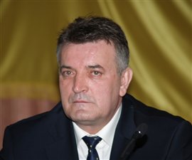 Міліціонер, який звинуватив колег у замаху, пішов у декрет