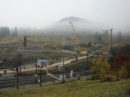 Бескидський тунель будуватимуть у три зміни (ФОТО)