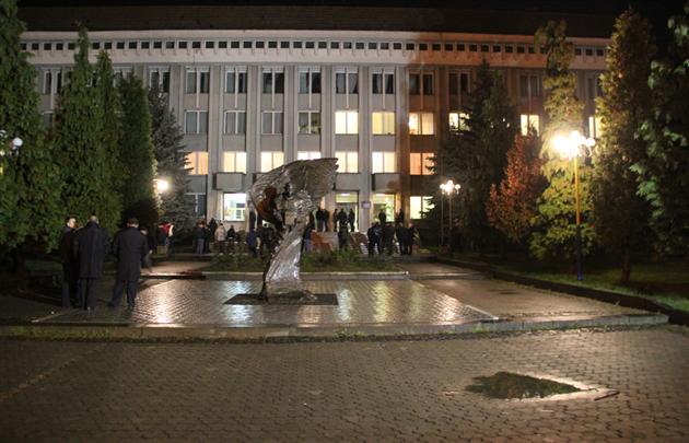 «Сімейна» ОВК Деркача визнала недійсними результати виборів на 3-ох дільницях (ВІДЕО)