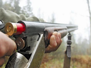 На Тячівщині поблизу кордону затримали озброєних осіб