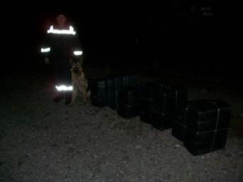 У вагонах з рудою чопські прикордонники виявили 3500 пачок сигарет  
