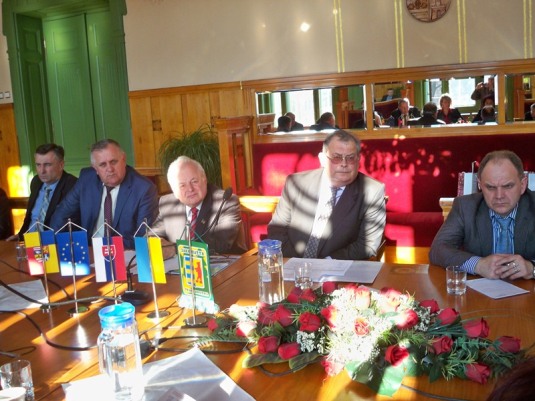 На Закарпатті збільшать кількість пунктів пропуску на українсько-словацькому кордоні