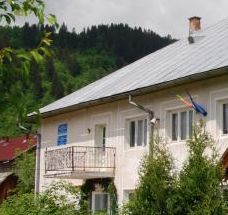 Делегація з Рахова відвідала Будинок культури в румунському селі
