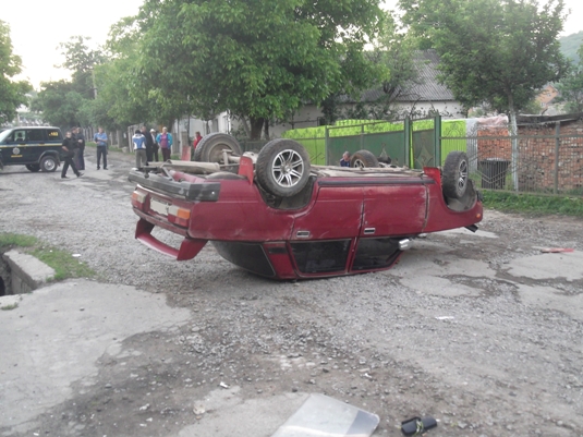 У мешканки Чопа з-під будинку викрали авто її колишнього чоловіка