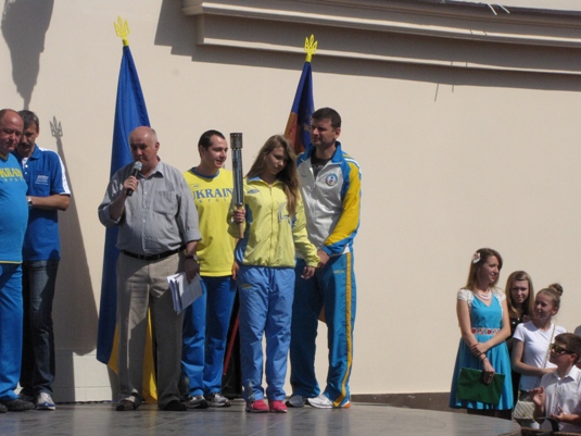 В Ужгород прибув Олімпійський вогонь (ФОТО)