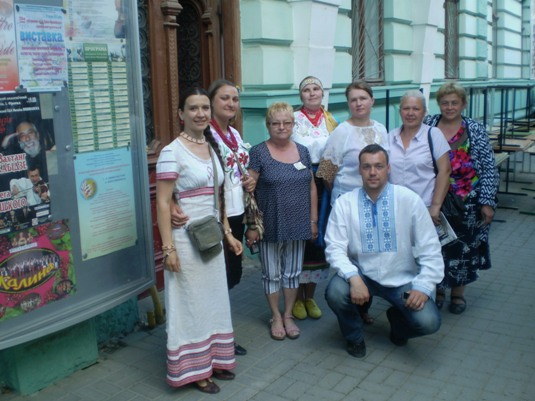 В Івано-Франківську закарпатці показували вишивку, кераміку та різьбу по дереву (ФОТО)