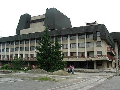 Репертуар Закарпатського обласного українського музично-драматичного театру ім. Шерегіїв у травні