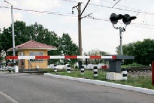 На Закарпатті житель Чехії збив шлагбаум на залізничному переїзді 