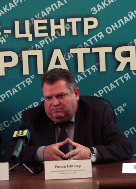 Роман Шніцер "Більшість наших фахівців медичною майстерністю не поступаються закордонним"