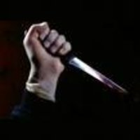 У Берегові чоловік погрожував відвідувачу ресторана ножем і вимагав гроші
