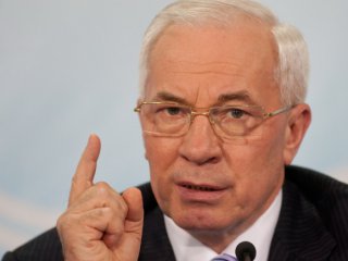 Закарпаття освоює лише 10% коштів, виділених на ремонт доріг – Азаров