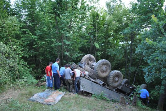 На Тячівщині перевернувся "Урал" з пасажирами (ФОТО)