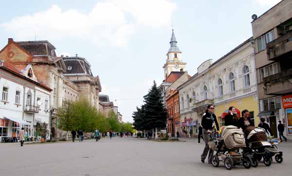 Гайдош на час виборів заборонив концерти на центральній площі Берегова