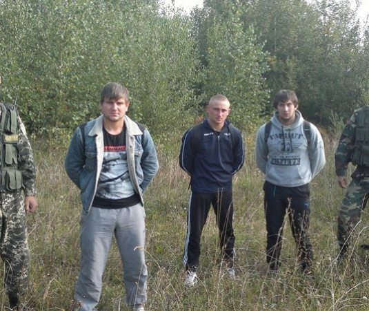 На Закарпатті вночі біля держкордону затримували нелегалів з Молдови