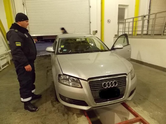 На Закарпатті молдаванин позбувся "Ауді" вартістю понад 140 тис грн