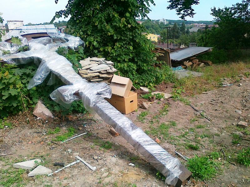 В Ужгороді православні показово освятять хрест-"мученик", знятий на території греко-католицького собору