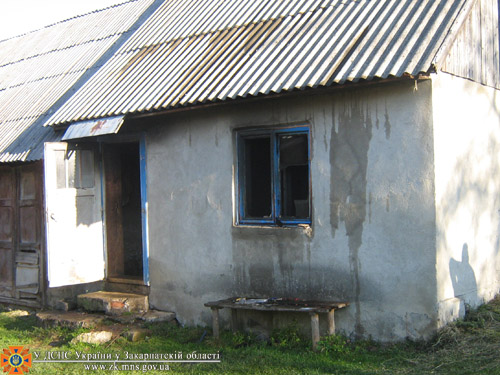 Рятувальники розповіли про обставини загибелі людини в пожежі на Великоберезнянщині (ФОТО)