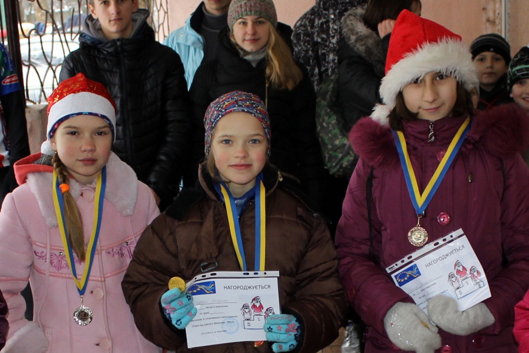 У Мукачеві юні орієнтувальники змагалися за «Призи від Святого Миколая» (ФОТО)