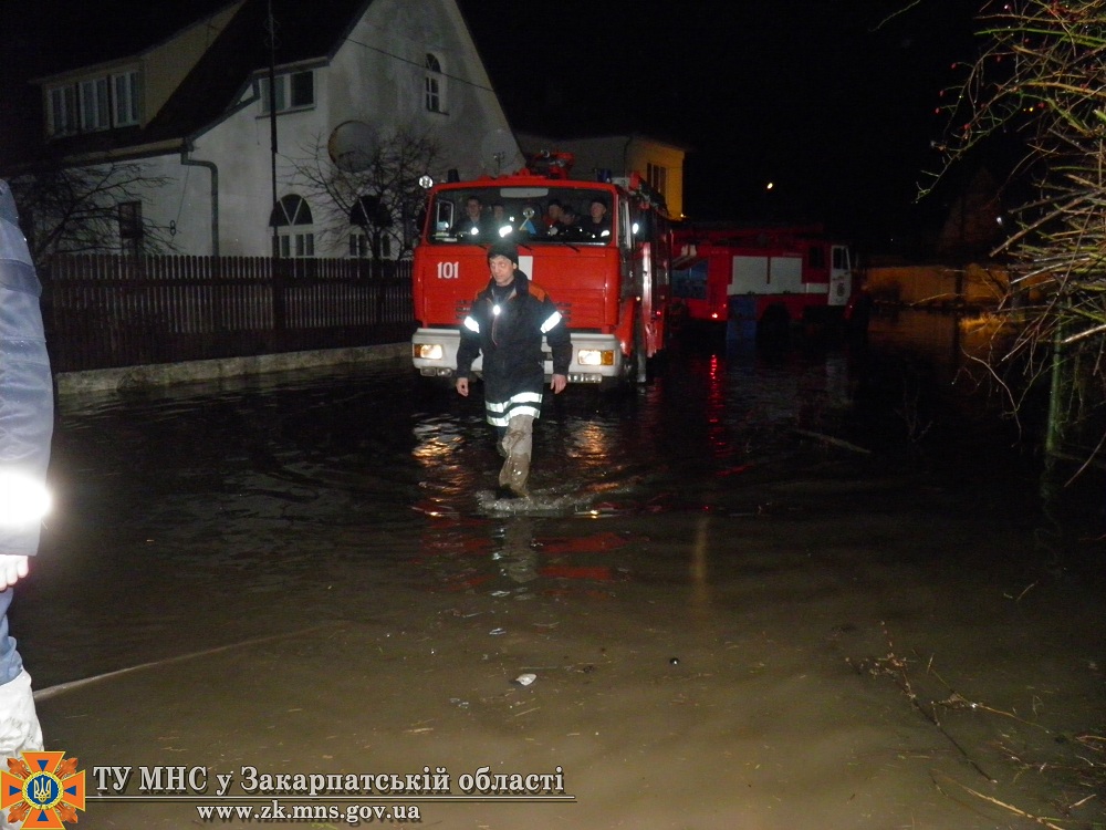 На Закарпатті залишаються підтопленими ще 69 га сільгоспугідь (ФОТО, ВІДЕО)