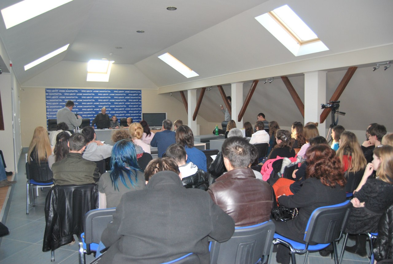 В Ужгороді "Карпатська Січ" провела Літературний вечір українського вірша та пісні (ФОТО, ВІДЕО)