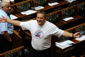 Колесніченко каже, що закарпатські "вуйки" знищують ліси за "драні" гроші
