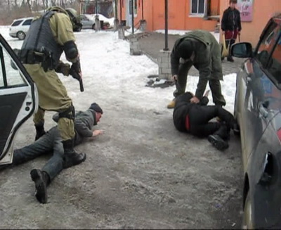 У Мукачеві затримали вимагачів, що тероризували підлітків