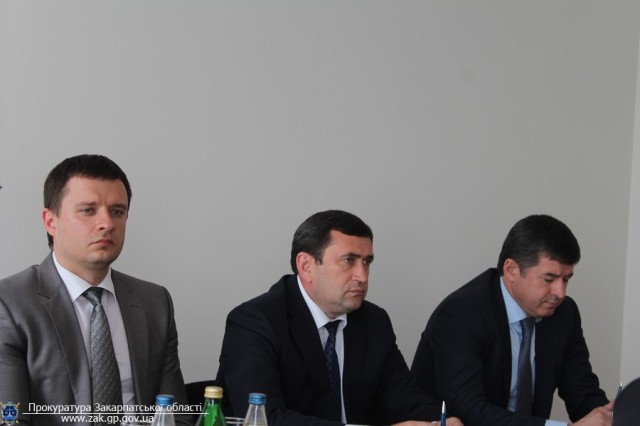 В Ужгороді знову радилися силовики, стурбовані підпалами "можновладних" авто (ФОТО)