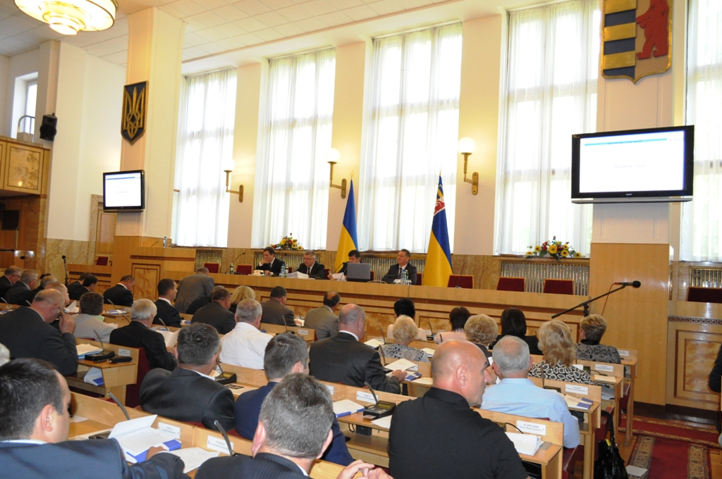 На сесії Закарпатської облради – "баталії" довкола змін до обласного бюджету