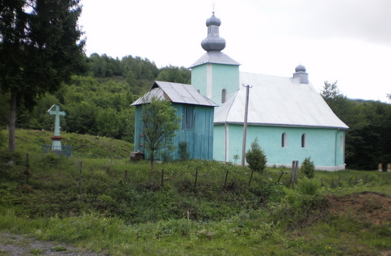 Міліція розшукує обікрадачів церкви У Стричаві на Великоберезнянщині (ФОТО)