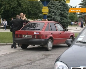 В Ужгороді 3 роки поспіль роз