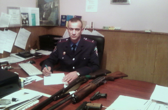 Міліція каже, що виноградівці добровільно здали 16 одиниць зброї