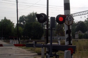 На переїзді в Сваляві водій вантажівки з Чернівців збив шлагбаум і втік