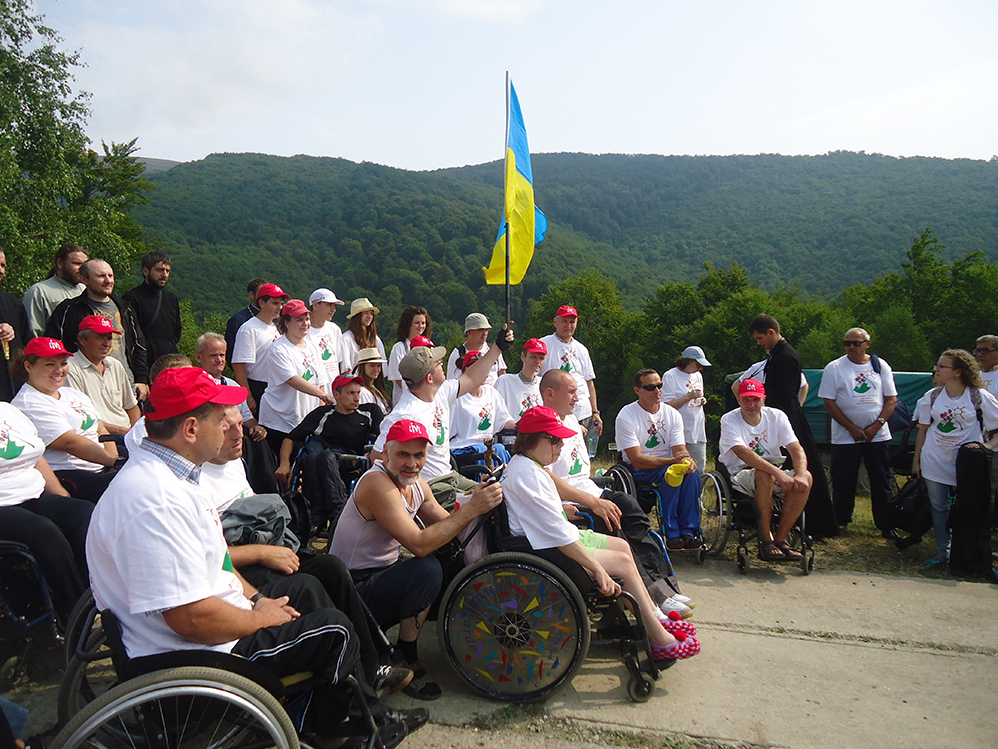 Під час сходження інвалідів на полонину Руна одному з учасників стало зле