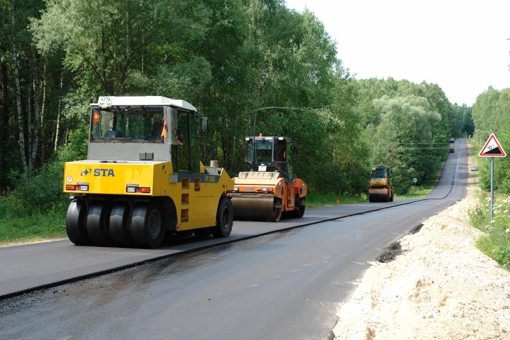 Фірма начальника з «Укравтодору» за 9 мільйонів підлатає дорогу з Мукачева до Чопа